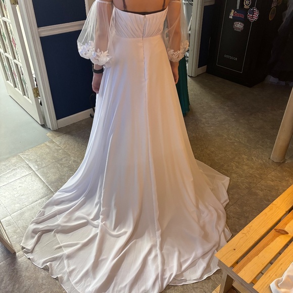 Women’s White Pageant/Prom Dress Size 8 - Picture 2 of 4